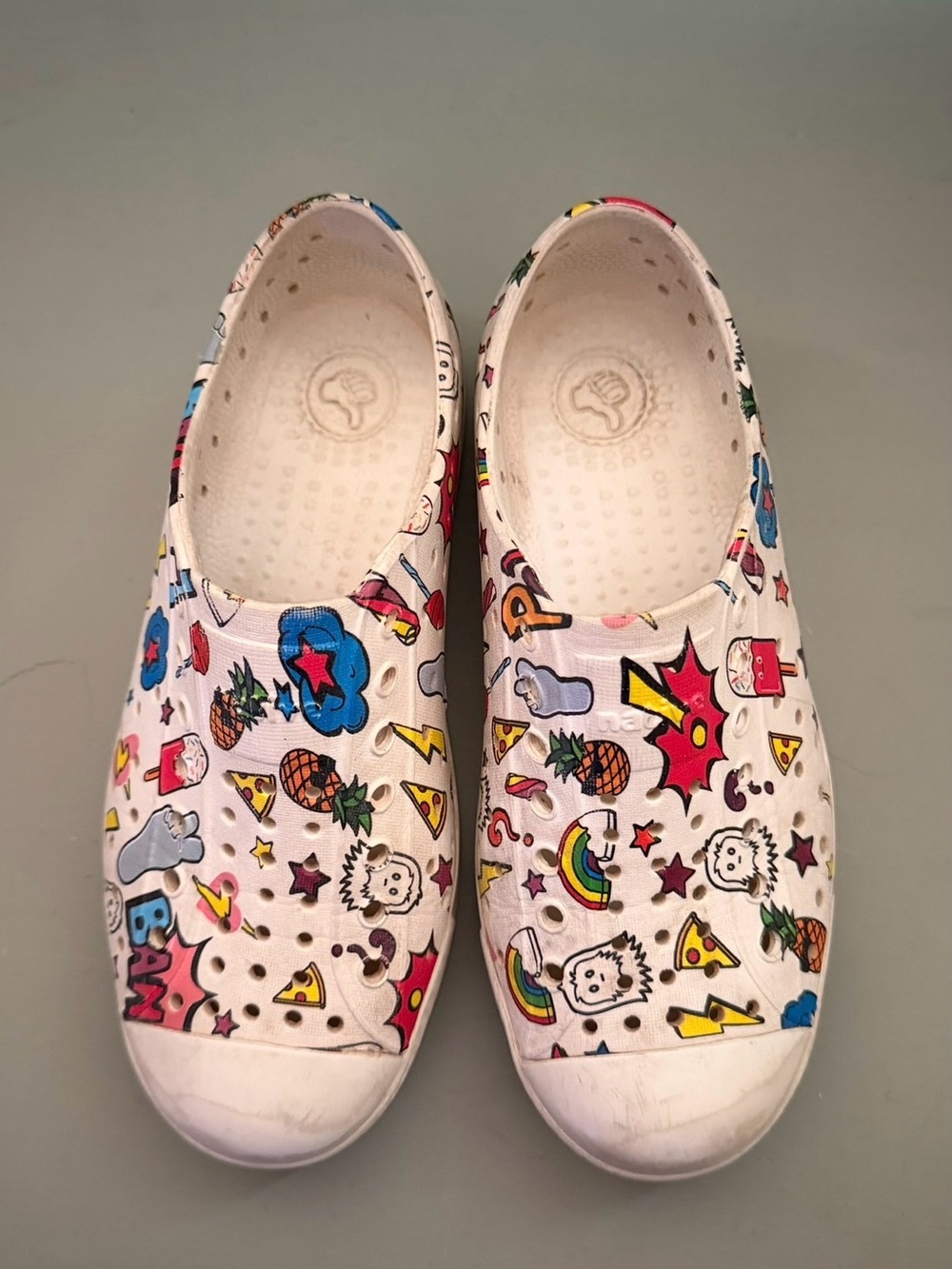 Kids Native Slip ons - Picture 2 of 3